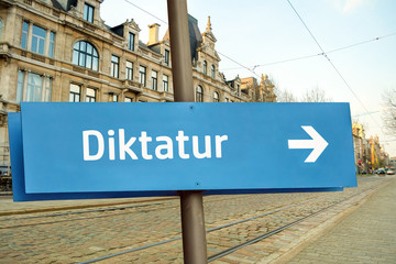 Obraz premium Schild 211 - Diktatur