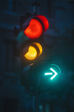 red, yellow, green arrow, traffic light