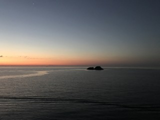 alba sul mare tra le isole