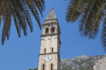 Fototapeta na wymiar Montenegro. city old Bar. the clock tower in the old fortress.