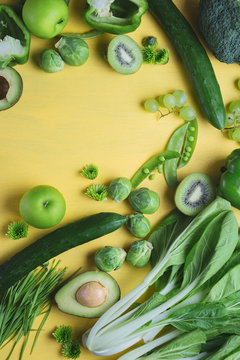 Green on yellow background - analogous colors