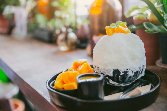 Bingsu Mango Fruity topping popular asian style summer dessert sweet ice milk shaved