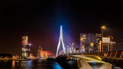 Fototapeta na wymiar Erasmus Bridge