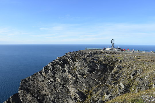 Norwegen, Norge, Nordkapp, Nordkap, Finnmark, Honningsv&aring;g, Mager&oslash;ya, Mager&oslash;y, Norden, n&ouml;rdlichster Punkt Europas, Kugel, Denkmal, Klippe, Schiefer, Barentsee, Abend 