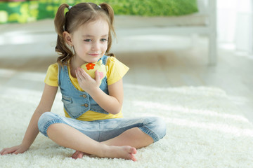 Child with a piggy bank 