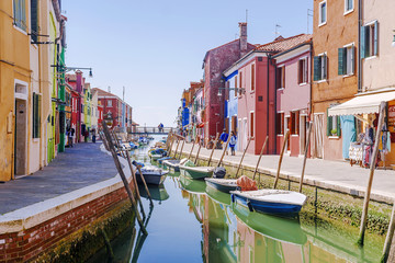 Fototapeta na wymiar picturesque canals of the island of Burano, Italy
