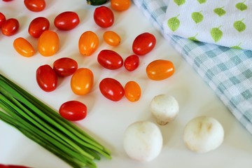 vegetable, fresh vegetables, healthy food, vegetarian food, tomato, basil, pepper, garlic, cucumber, mushrooms, chives, sweet corn, 