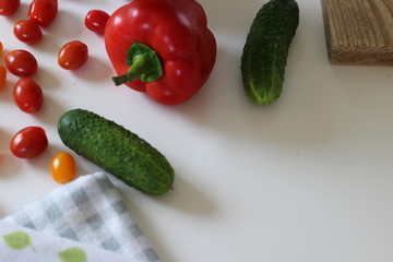 vegetable, fresh vegetables, healthy food, vegetarian food, tomato, basil, pepper, garlic, cucumber, mushrooms, chives, sweet corn, 