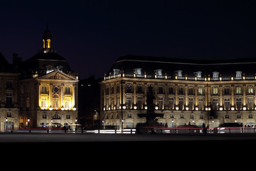 Fototapeta na wymiar Place de la bourse à Bordeaux, la nuit
