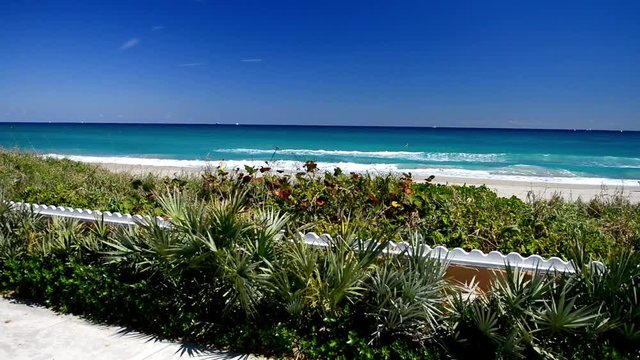 Pam Beach coastline, beautiful view of Florida.