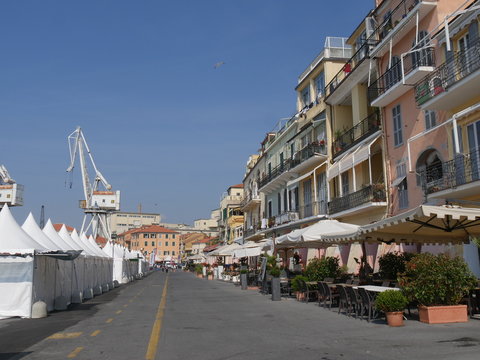 Imperia Oneglia - la banchina "Calata Cuneo"