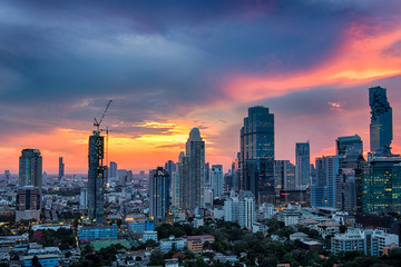 Fototapeta na wymiar Modern building increasing number in Bangkok