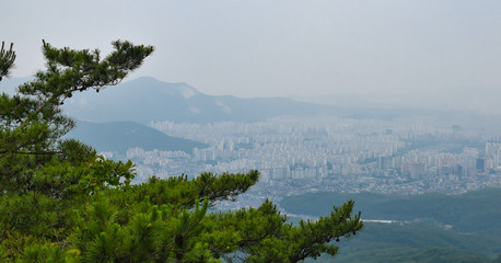 Fototapeta na wymiar Looking Out Over Seoul