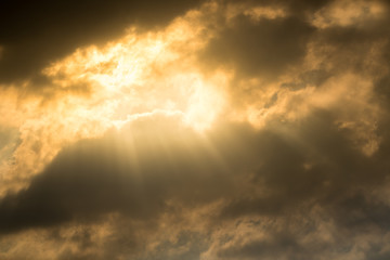 Fototapeta premium Sun rays through clouds like an dramatic explosion