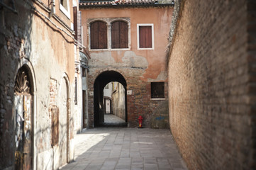 Fototapeta na wymiar vicolo in Venezia