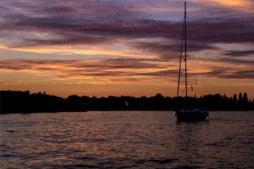 Barca a vela tramonto