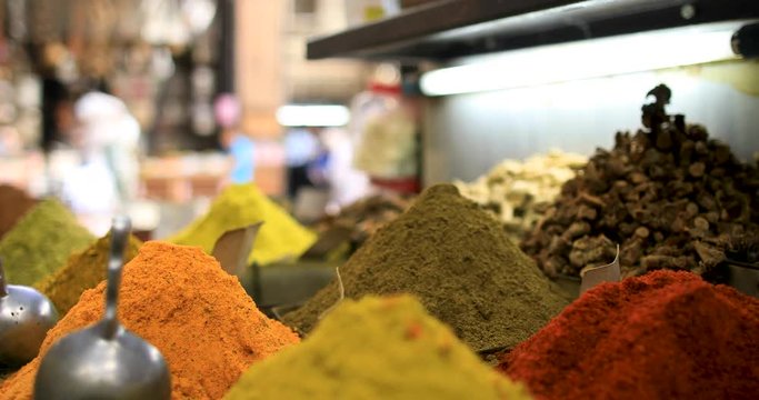 &eacute;pices sur un march&eacute; 