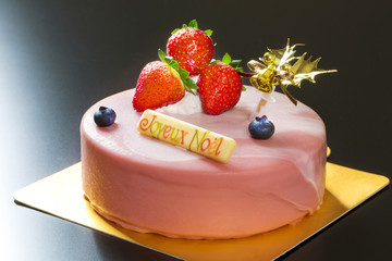 イチゴムースのクリスマスケーキ