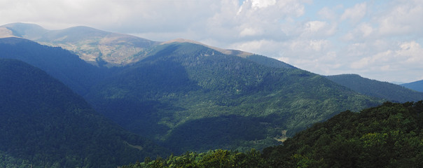 Fototapeta na wymiar Mountains Karpaty, Ukraine
