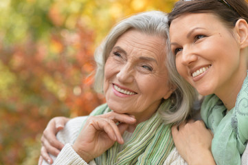 Fototapeta premium Senior woman with daughter 