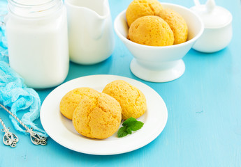 Homemade gourd cakes with oranges.