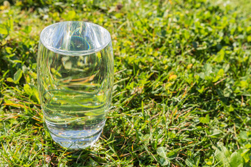 volles Wasserglas