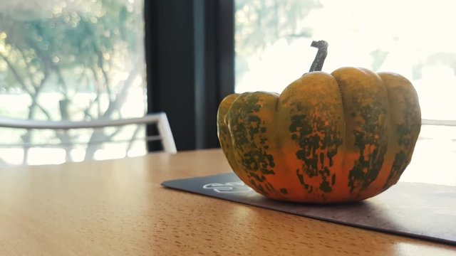 zucca sul tavolo di un bar