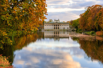 Autumn Palace. Pałac na Wyspie, Łazienki Królewskie - obrazy, fototapety, plakaty