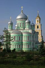 Fototapeta na wymiar Orthodox church of a monastery in Diveevo, Russia
