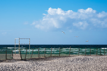 Strand an der Ostseeküste in Warnemünde