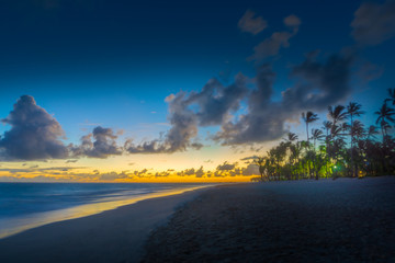 Fototapeta premium Sonnenaufgang am Bavaro Strand Dominikanische Republik-2