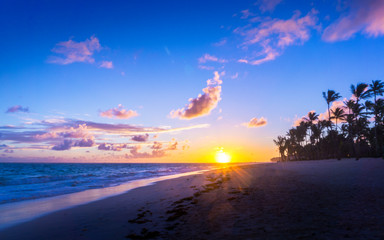 Fototapeta premium Sonnenaufgang am Bavaro Strand Dominikanische Republik-9