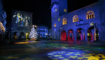 Lombardy, Como; Piazza Duomo at Christmas time.