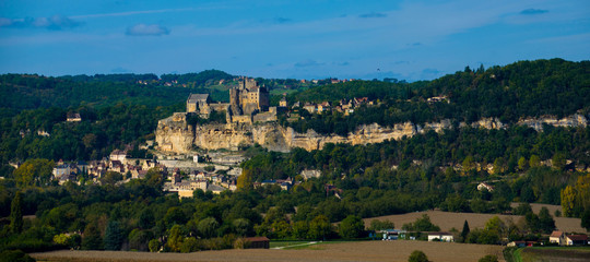 Blick auf Beynac in der Dordogne