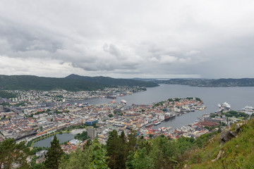 Fototapeta na wymiar Blick auf Bergen (Norwegen)