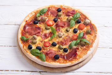 Italian pizza with jamon