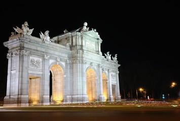 Fototapeta na wymiar Puerta de Alcala, Madrid, Spain.