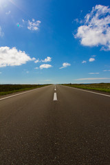 オロロンラインの真っすぐな道