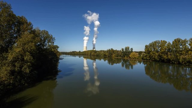 Time-lapse, Centrale Nucl&eacute;aire de Golfech, France 