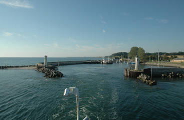 Fototapeta premium Leaving port on a ship.
