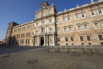 Fototapeta na wymiar Modena, palazzo della accademia