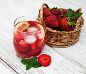 Lemonade with strawberries