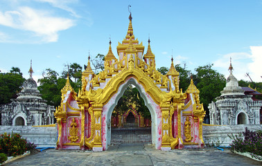 Fototapeta premium pagode de Kuthodaw