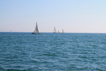 Obraz premium Promenade en voilier en méditerranée, France
