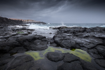 Schwarze Steinküste auf Teneriffa