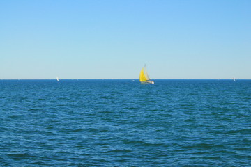 Pratique de la voile en m&eacute;diterran&eacute;e, France