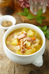 Pea soup with smoked bacon