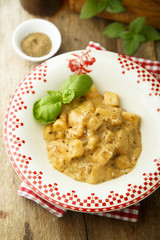 Potato with paprika and cream