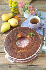 Kuchen mit Mohn und Birnen