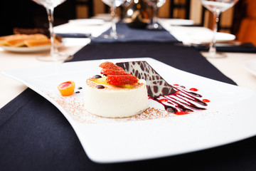 Panna cotta dessert
